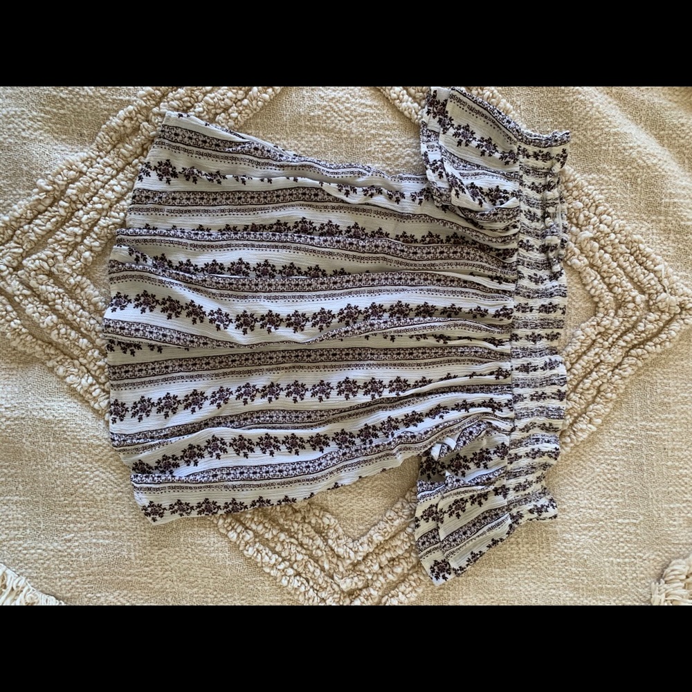 🔅Cute Top🔅 - Picture 4 of 4